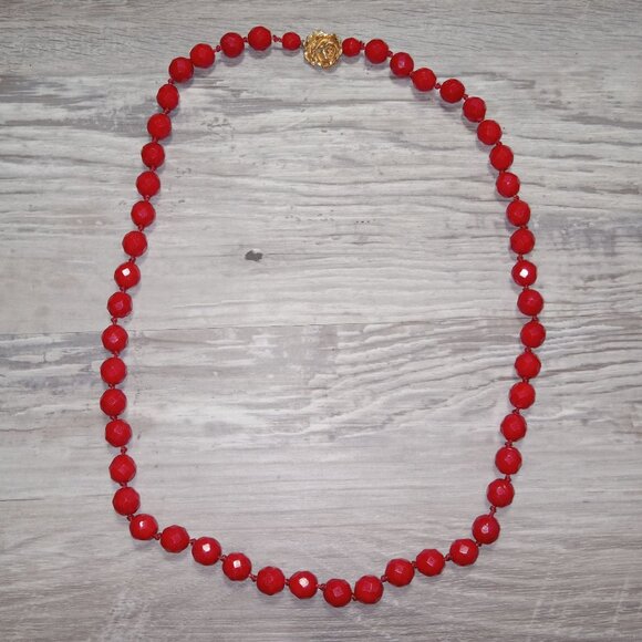Vintage Red Beaded Necklace Gold-Tone Rose Clasp Victorian Vampire Rockabilly - Picture 6 of 7